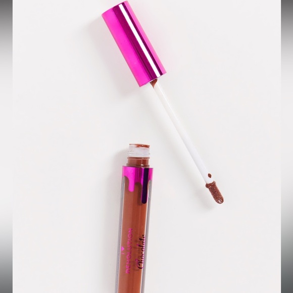 I Heart Revolution Chocolate Lip Gloss - Chocolate Fudge - Picture 4 of 4